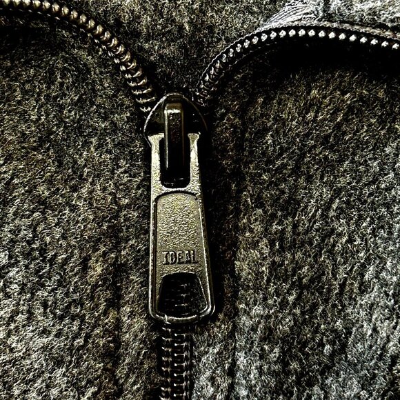 Columbia Men's Charcoal Gray Fleece Vest Size L Full Zip Lightweight Warm Layer - Picture 8 of 11